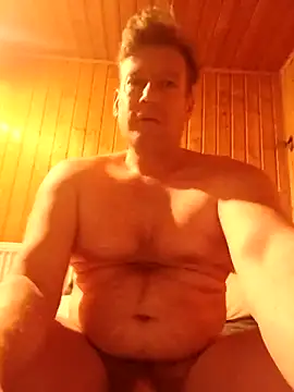 Snapshot of MArciQuarky chatting on April 2026 07:00:02 PM MArciQuarky online show from April 2026 07:00:02 PM