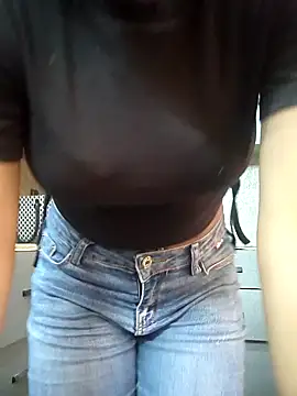 Snapshot of Sarita_7 chatting on March 2025 04:05:01 AM Sarita 7 online show from March 2025 04:05:01 AM