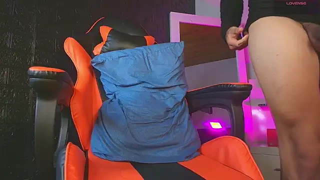 charlotte cruzx online show from October 2025 07:25:01 AM