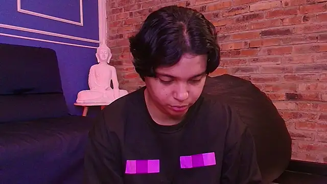 Emmapark  online show from November 2025 02:37:02 PM