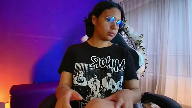 Emmapark  online show from March 2026 07:28:01 PM