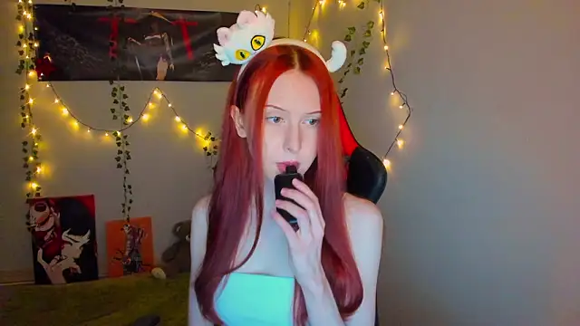 Snapshot of FruttiTatti chatting on March 2026 06:14:02 PM FruttiTatti online show from March 2026 06:14:02 PM