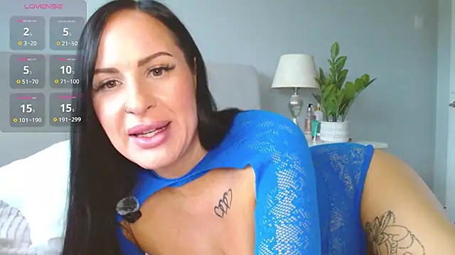 Snapshot of Layla_UK chatting on March 2026 10:11:01 AM Layla UK online show from March 2026 10:11:01 AM