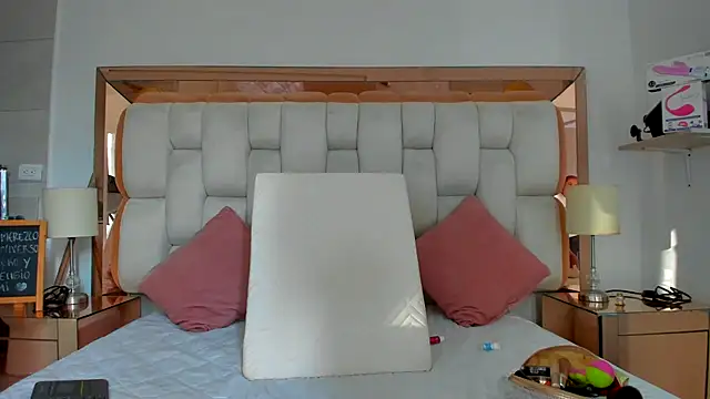 emilyparkerr01 online show from October 2025 10:03:02 PM