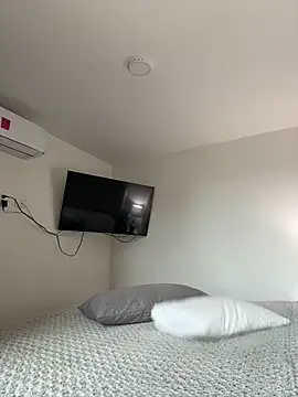 Georgiafox online show from October 2025 02:36:02 PM