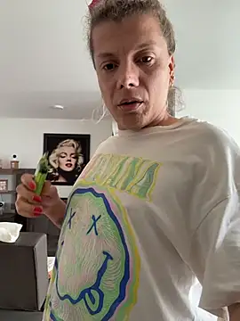 Georgiafox online show from October 2025 01:12:01 PM