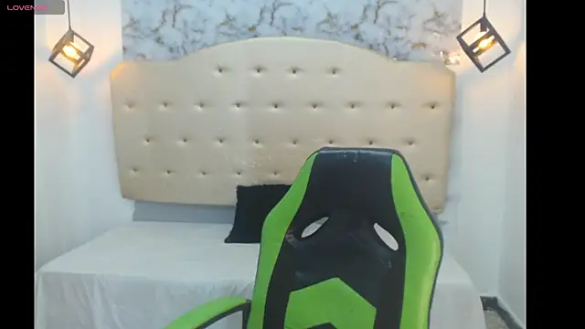 Kathiasaints online show from April 2026 08:32:01 PM