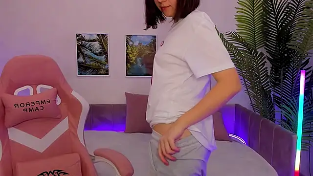 Lina Brownie online show from March 2025 04:58:02 AM