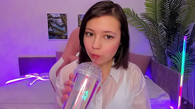 Lina Brownie online show from March 2025 02:01:02 AM