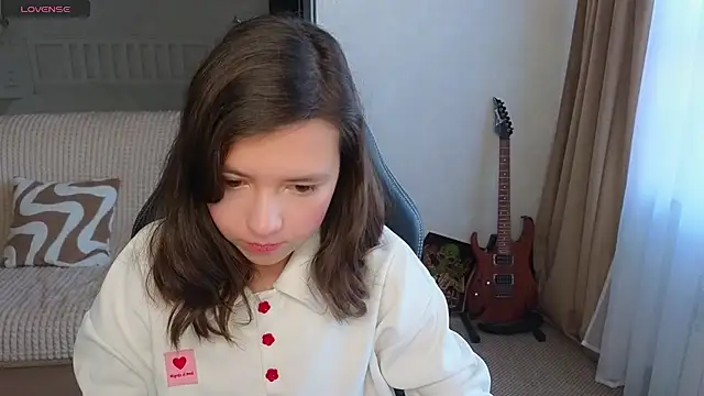 Lina Brownie online show from October 2025 04:07:01 AM