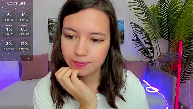 Lina Brownie online show from October 2025 02:29:01 AM