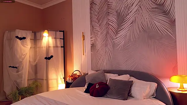 Snapshot of Miley_Smile chatting on October 2025 04:46:01 AM Miley Smile online show from October 2025 04:46:01 AM