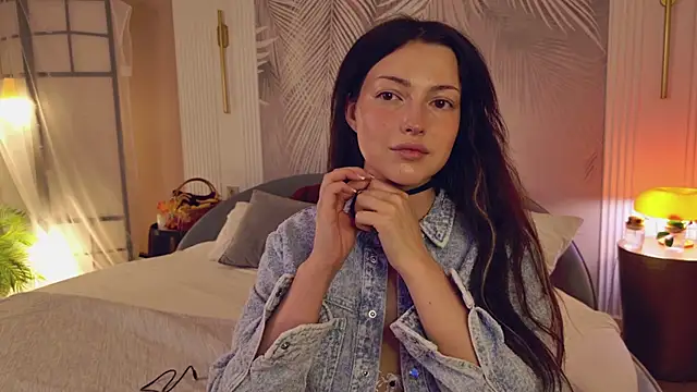 Snapshot of Miley_Smile chatting on November 2025 05:18:02 AM Miley Smile online show from November 2025 05:18:02 AM