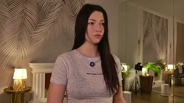 Snapshot of Miley_Smile chatting on February 2026 06:07:01 AM Miley Smile online show from February 2026 06:07:01 AM