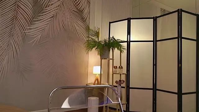 Snapshot of Miley_Smile chatting on February 2026 06:47:01 AM Miley Smile online show from February 2026 06:47:01 AM