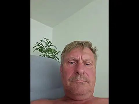 Snapshot of johnnym1 chatting on July 2026 01:17:01 PM johnnym1 online show from July 2026 01:17:01 PM