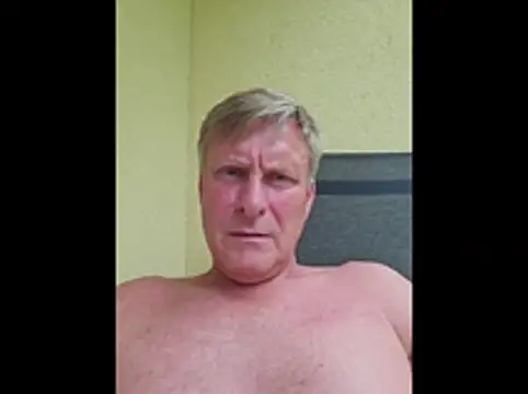 Snapshot of johnnym1 chatting on July 2026 01:18:02 PM johnnym1 online show from July 2026 01:18:02 PM