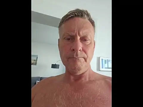 Snapshot of johnnym1 chatting on July 2026 06:33:02 AM johnnym1 online show from July 2026 06:33:02 AM
