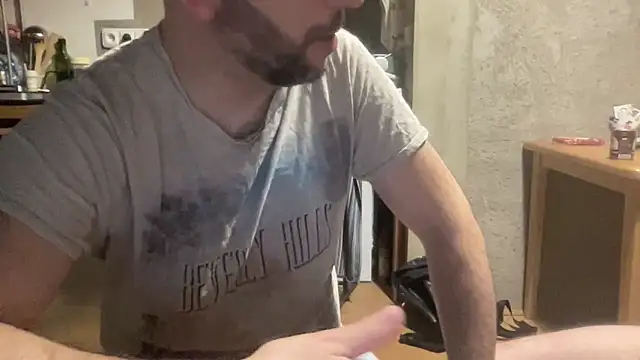 Snapshot of RedDante89 chatting on March 2026 11:37:01 PM RedDante89 online show from March 2026 11:37:01 PM