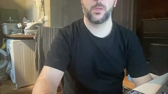 Snapshot of RedDante89 chatting on April 2026 06:33:01 AM RedDante89 online show from April 2026 06:33:01 AM