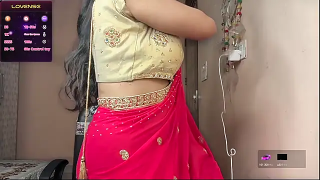 Snapshot of Spice-Summi chatting on March 2025 06:44:02 PM Spice-Summi online show from March 2025 06:44:02 PM