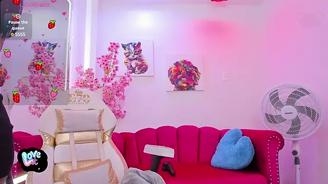 Miss dolly  online show from March 2025 03:30:02 PM