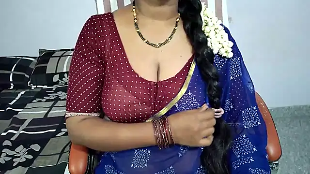 Snapshot of samyukthapuretelugu chatting on April 2026 04:28:01 AM samyukthapuretelugu online show from April 2026 04:28:01 AM