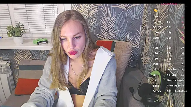 Snapshot of Kelly_Hardy chatting on February 2025 11:50:01 AM Kelly Hardy online show from February 2025 11:50:01 AM