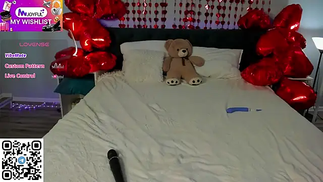 Snapshot of Kelly_Hardy chatting on February 2025 06:12:02 AM Kelly Hardy online show from February 2025 06:12:02 AM