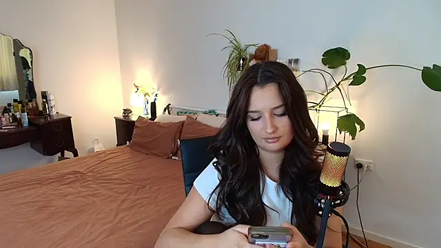 Snapshot of Lenas_Room chatting on March 2026 04:50:01 AM Lenas Room online show from March 2026 04:50:01 AM