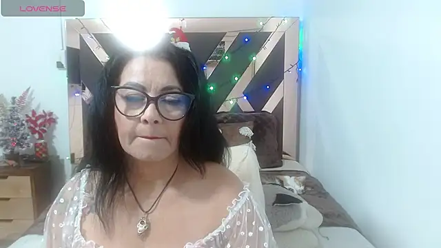 lindaesmeralda online show from November 2025 11:43:02 AM