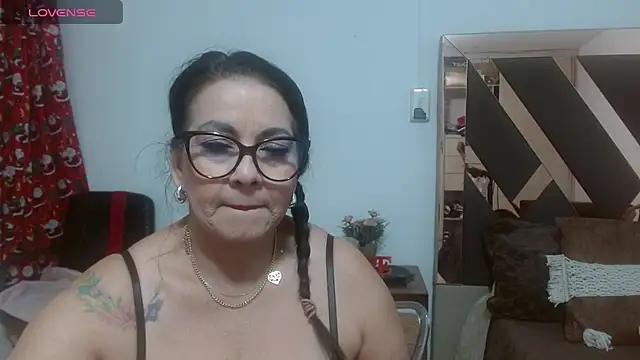 lindaesmeralda online show from February 2026 11:00:02 AM