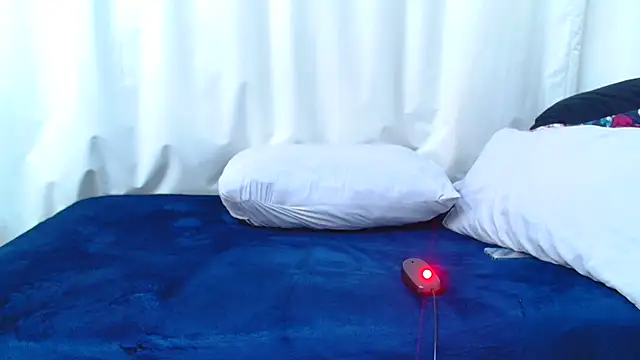 HotSmallTits online show from October 2025 09:37:01 PM