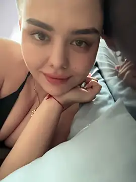 Snapshot of NikaMur chatting on February 2026 01:32:02 AM NikaMur online show from February 2026 01:32:02 AM