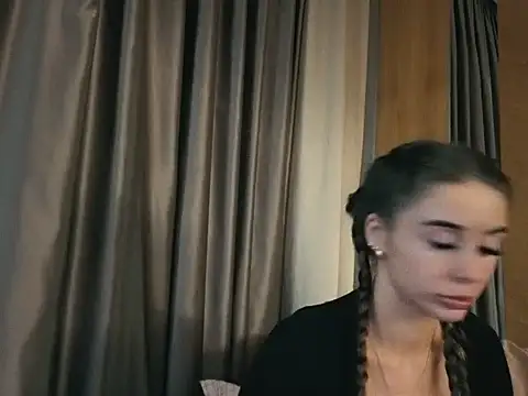 your bunnygirl online show from October 2025 06:15:01 PM