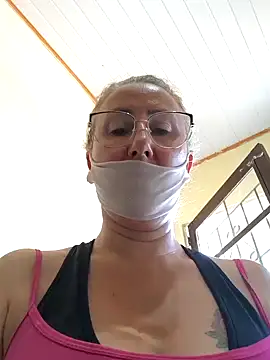 Snapshot of MILEIDE980 chatting on February 2025 07:14:01 PM MILEIDE980 online show from February 2025 07:14:01 PM