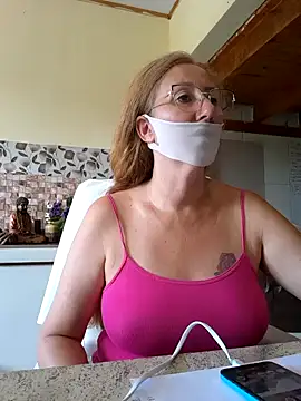 Snapshot of MILEIDE980 chatting on March 2025 05:33:01 PM MILEIDE980 online show from March 2025 05:33:01 PM