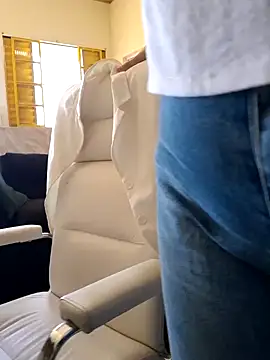 Snapshot of MILEIDE980 chatting on March 2025 06:15:02 PM MILEIDE980 online show from March 2025 06:15:02 PM