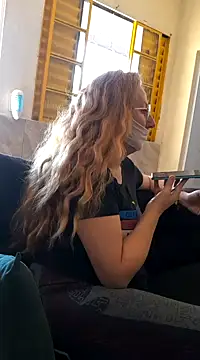 Snapshot of MILEIDE980 chatting on March 2025 12:28:01 PM MILEIDE980 online show from March 2025 12:28:01 PM