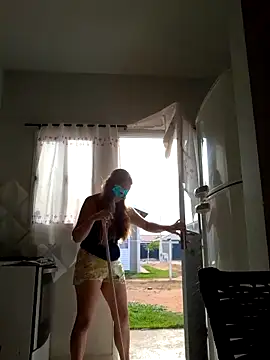 Snapshot of MILEIDE980 chatting on October 2025 10:34:02 AM MILEIDE980 online show from October 2025 10:34:02 AM