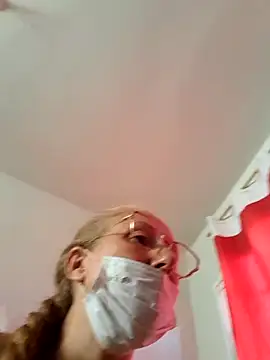 Snapshot of MILEIDE980 chatting on November 2025 11:10:01 AM MILEIDE980 online show from November 2025 11:10:01 AM