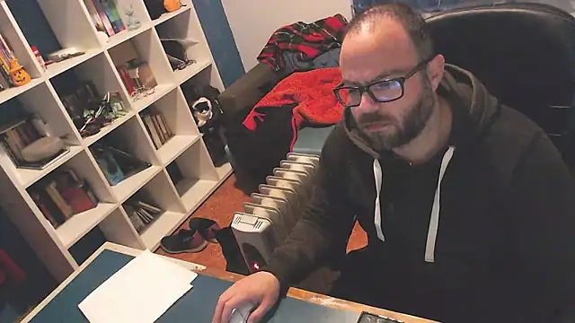 ravingr4d4 online show from March 2025 10:48:02 PM