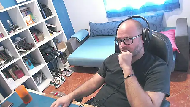 ravingr4d4 online show from September 2025 01:33:01 PM