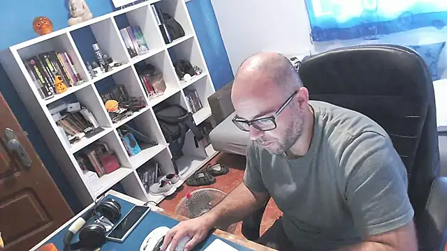 ravingr4d4 online show from October 2025 08:03:01 AM