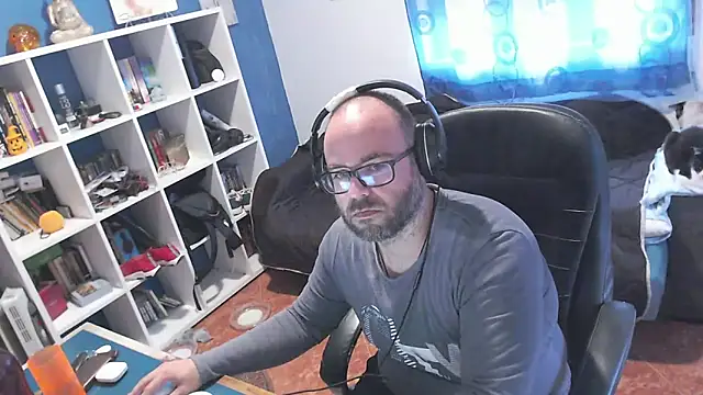 ravingr4d4 online show from October 2025 12:06:01 PM