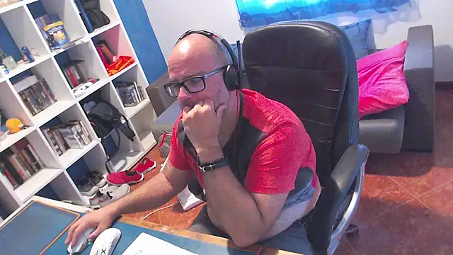 Snapshot of ravingr4d4 chatting on June 2026 09:14:01 AM ravingr4d4 online show from June 2026 09:14:01 AM