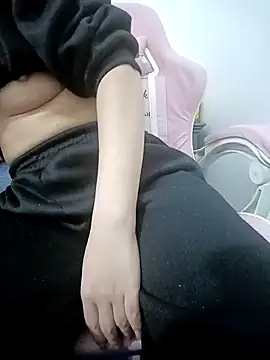 Snapshot of SweetGirl2k2 chatting on January 2025 02:19:01 PM SweetGirl2k2 online show from January 2025 02:19:01 PM