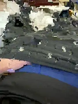 Tylerx9 online show from April 2026 07:42:02 AM