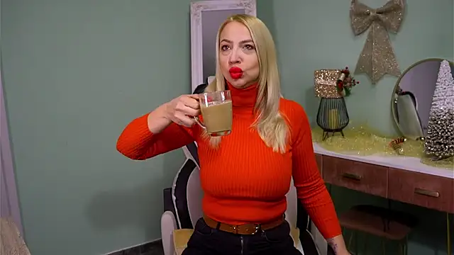 Snapshot of CelineConner chatting on December 2024 05:17:01 AM CelineConner online show from December 2024 05:17:01 AM