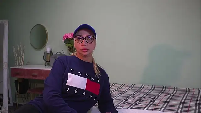 Snapshot of CelineConner chatting on January 2025 05:05:02 AM CelineConner online show from January 2025 05:05:02 AM